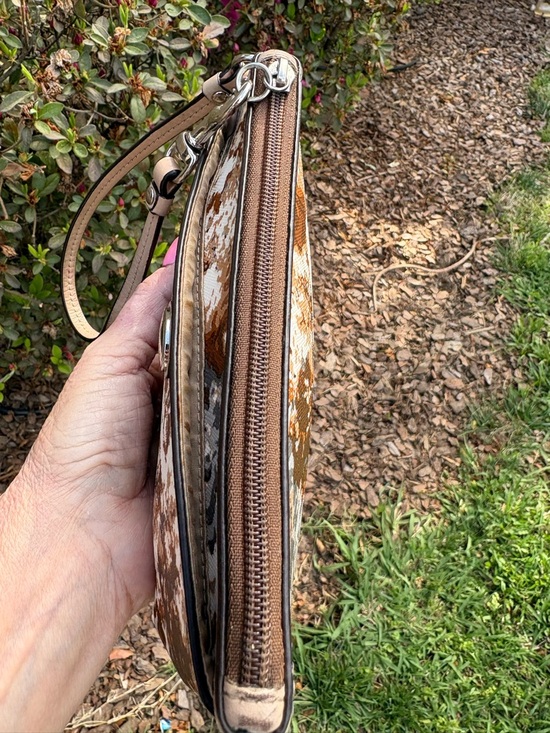 Coach Peyton Floral Wristlet GUC - Picture 8 of 12